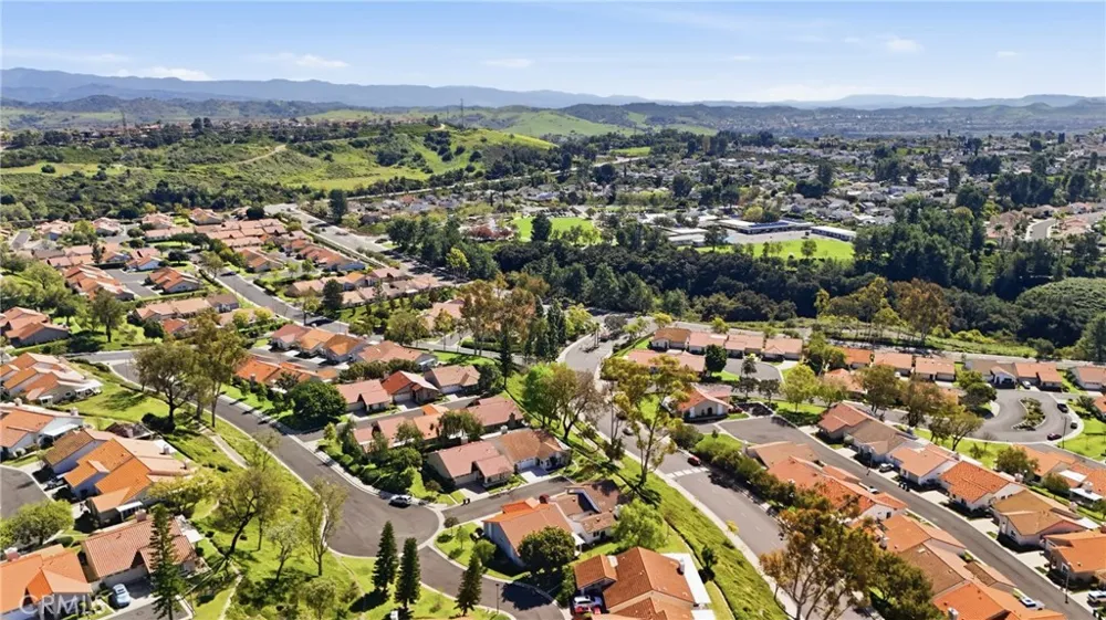 28282 Zarza Mission Viejo, CA 92692
