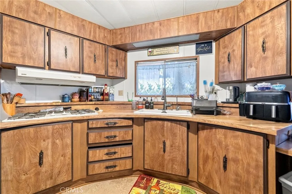 643 Mariposa Hemet, CA 92543