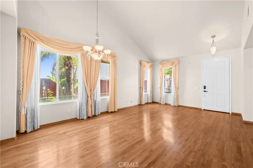 2364 Amelia Court Signal Hill, CA 90755