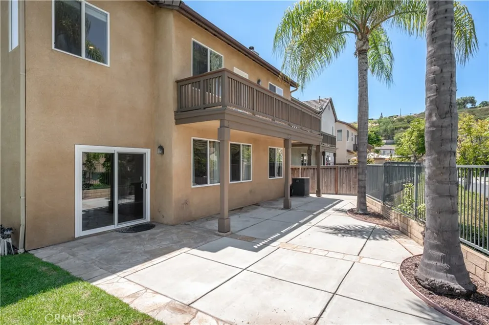 2364 Amelia Court Signal Hill, CA 90755