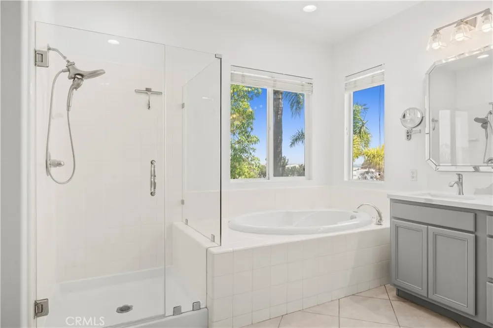 2364 Amelia Court Signal Hill, CA 90755