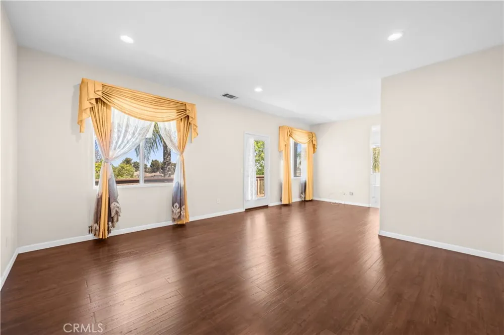 2364 Amelia Court Signal Hill, CA 90755