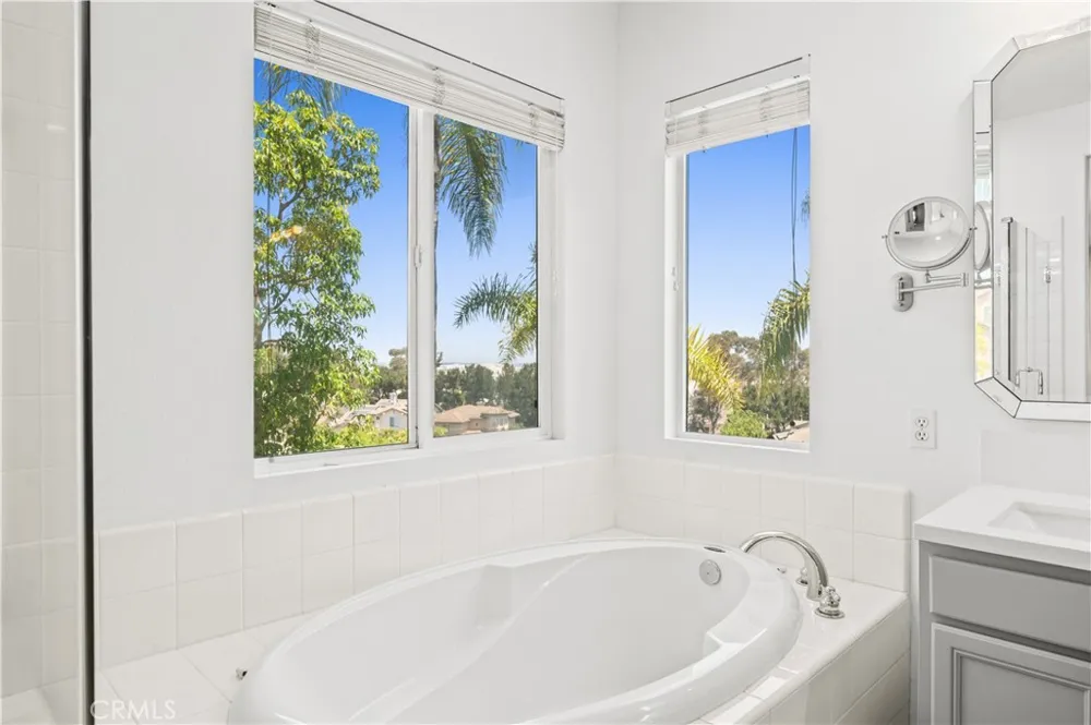2364 Amelia Court Signal Hill, CA 90755