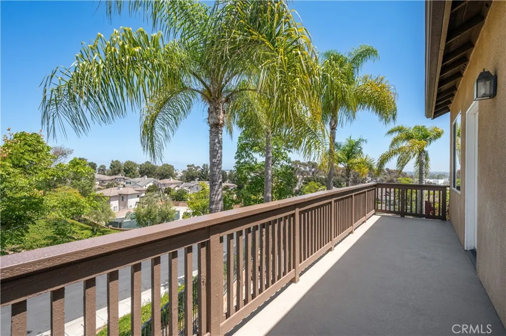 2364 Amelia Court Signal Hill, CA 90755