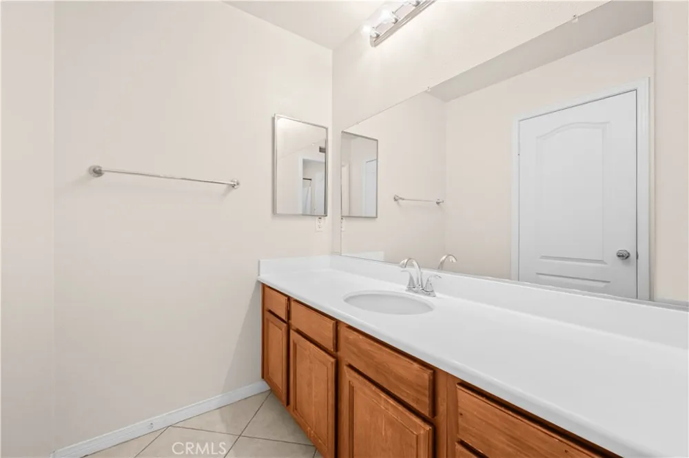 2364 Amelia Court Signal Hill, CA 90755