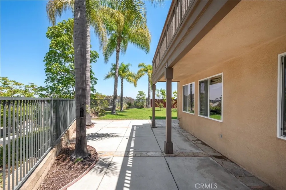2364 Amelia Court Signal Hill, CA 90755