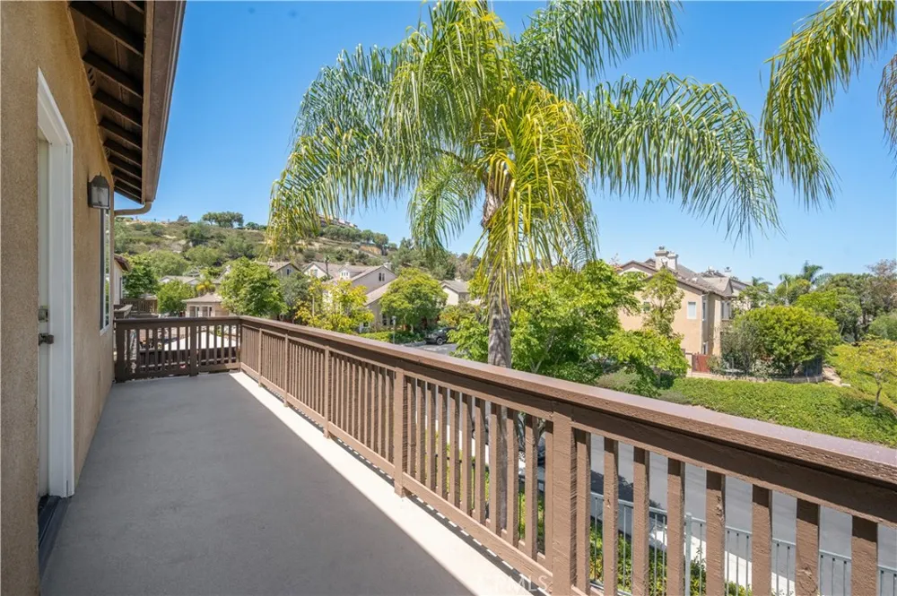 2364 Amelia Court Signal Hill, CA 90755