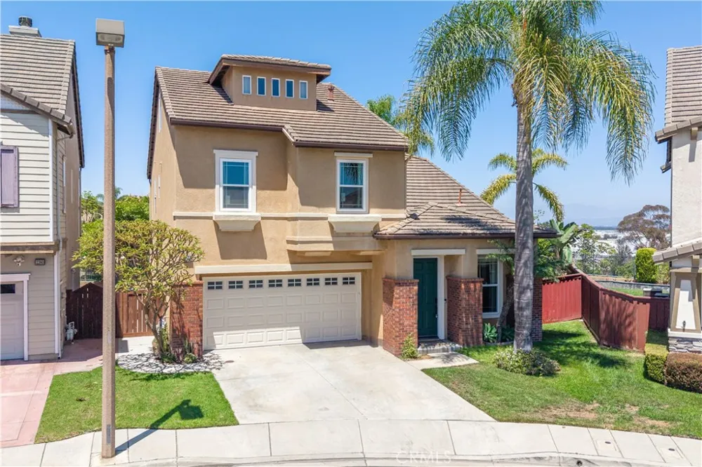 2364 Amelia Court Signal Hill, CA 90755