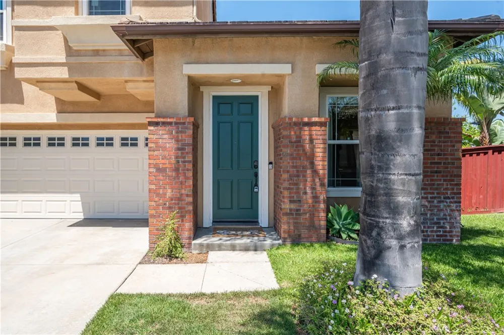 2364 Amelia Court Signal Hill, CA 90755