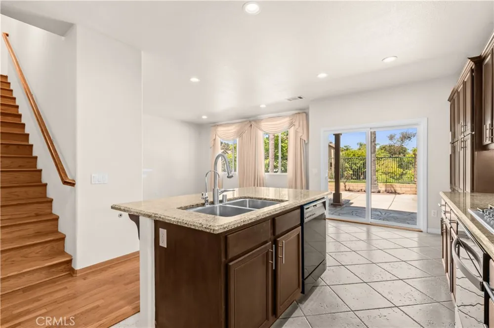2364 Amelia Court Signal Hill, CA 90755