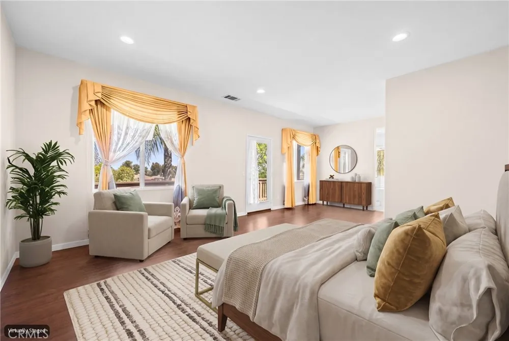 2364 Amelia Court Signal Hill, CA 90755