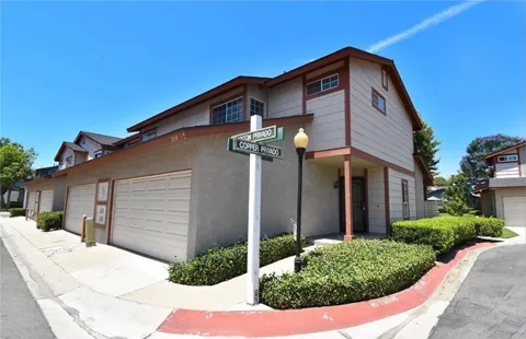 864 Carlton Privado