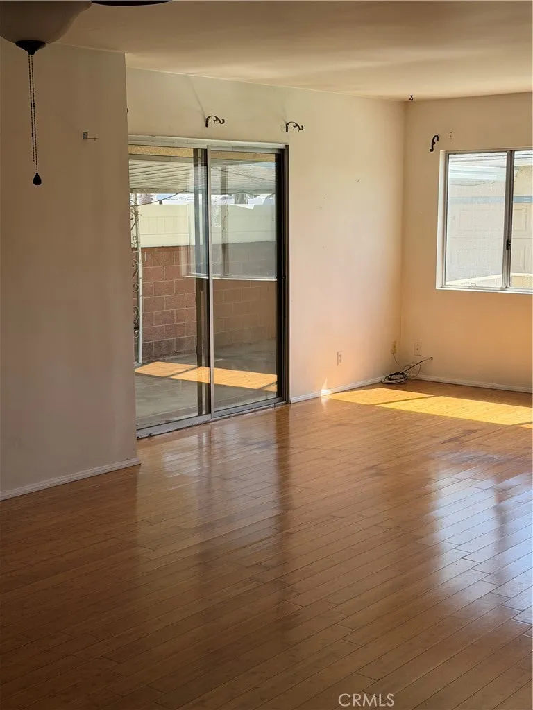 3922 Snowden Long Beach, CA 90808