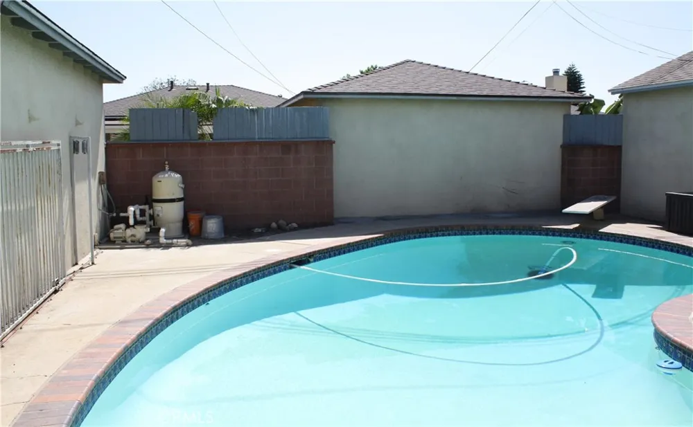 3922 Snowden Long Beach, CA 90808