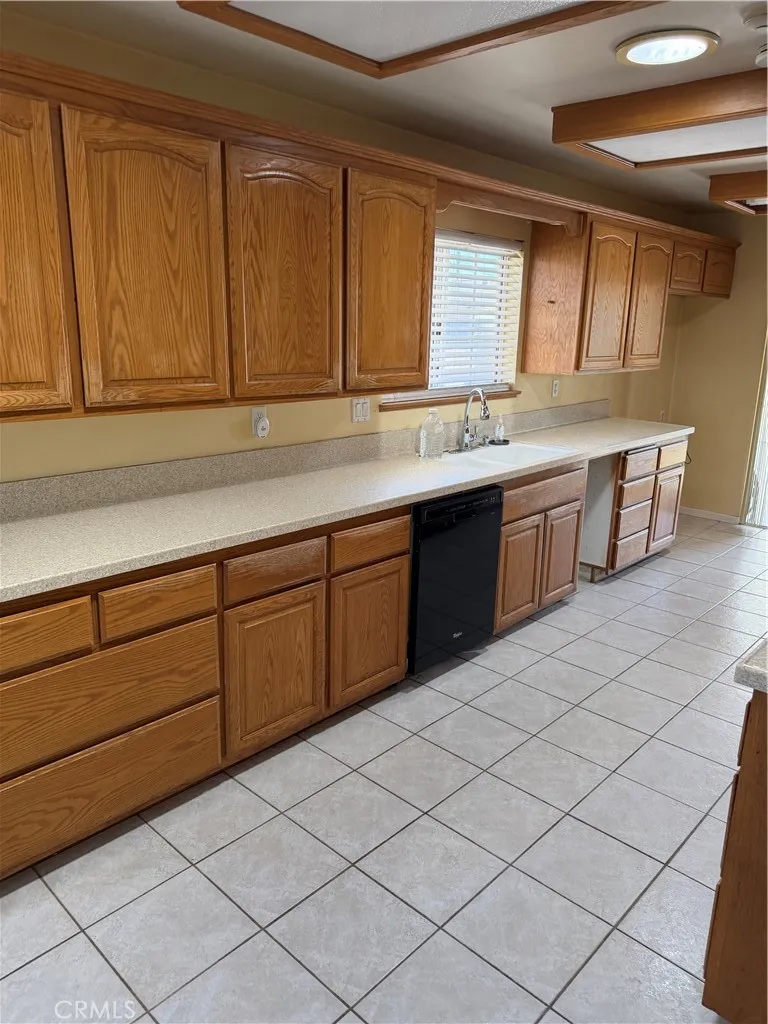 3922 Snowden Long Beach, CA 90808