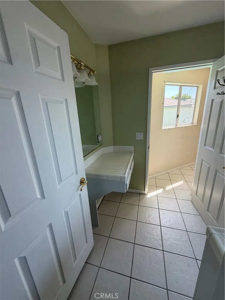 3922 Snowden Long Beach, CA 90808