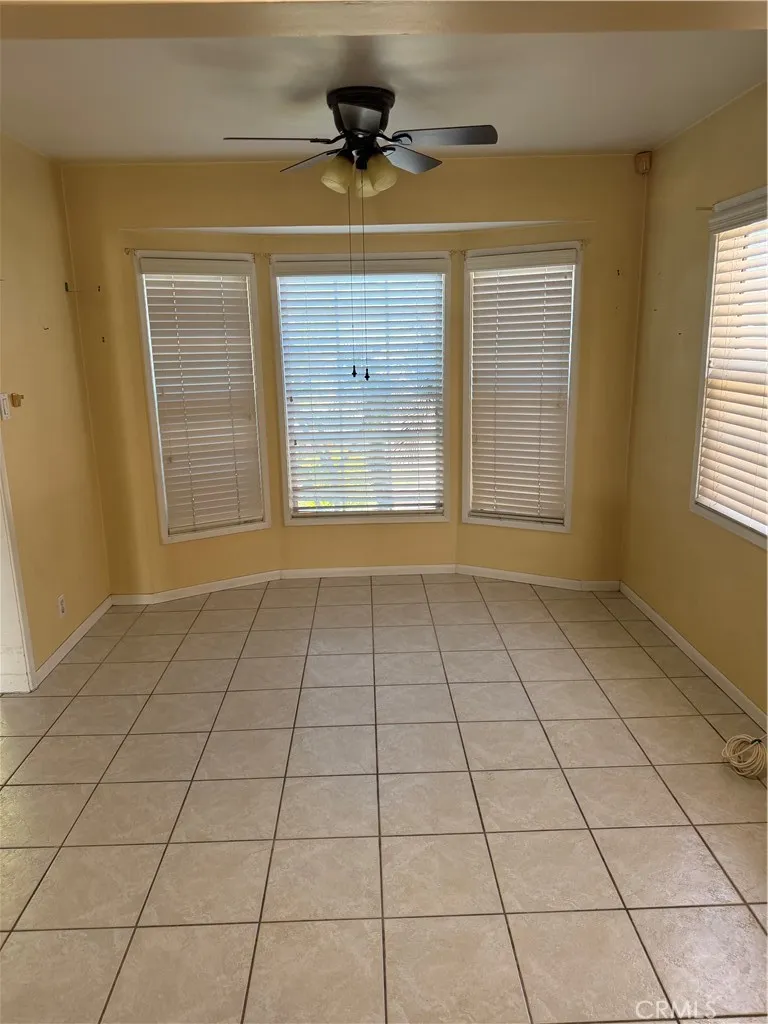 3922 Snowden Long Beach, CA 90808