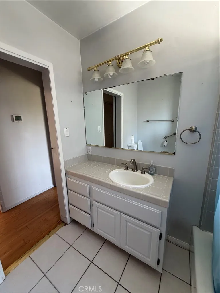 3922 Snowden Long Beach, CA 90808