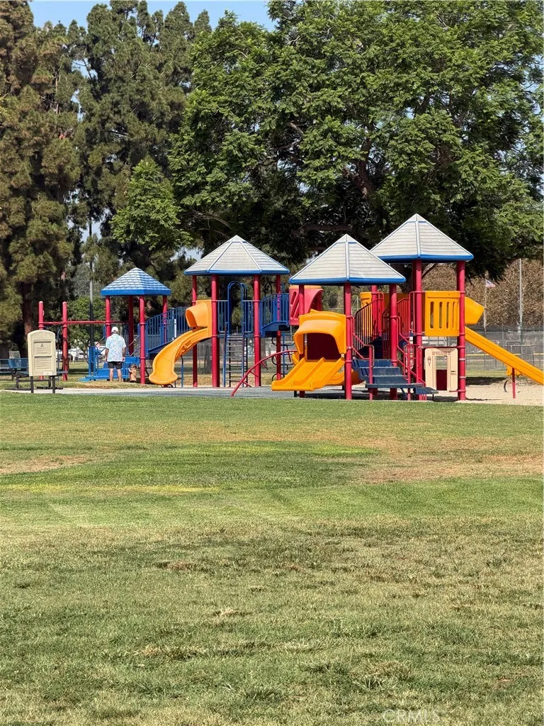 3922 Snowden Long Beach, CA 90808