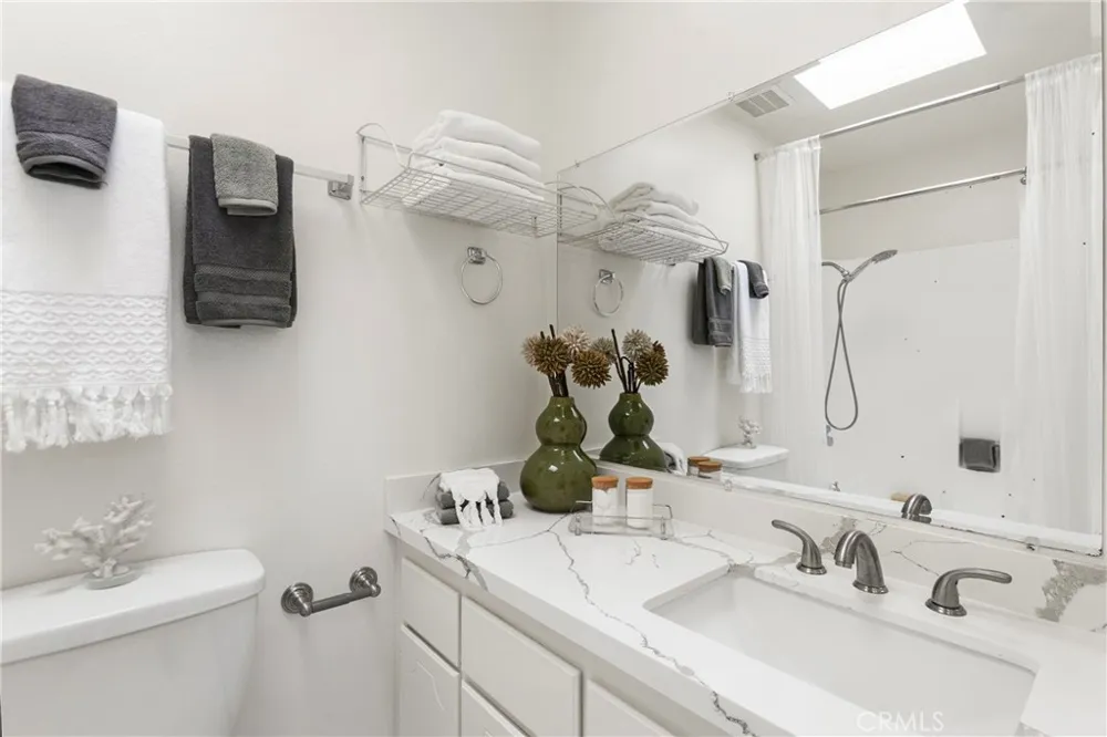950 W Lambert #20 La Habra, CA 90631