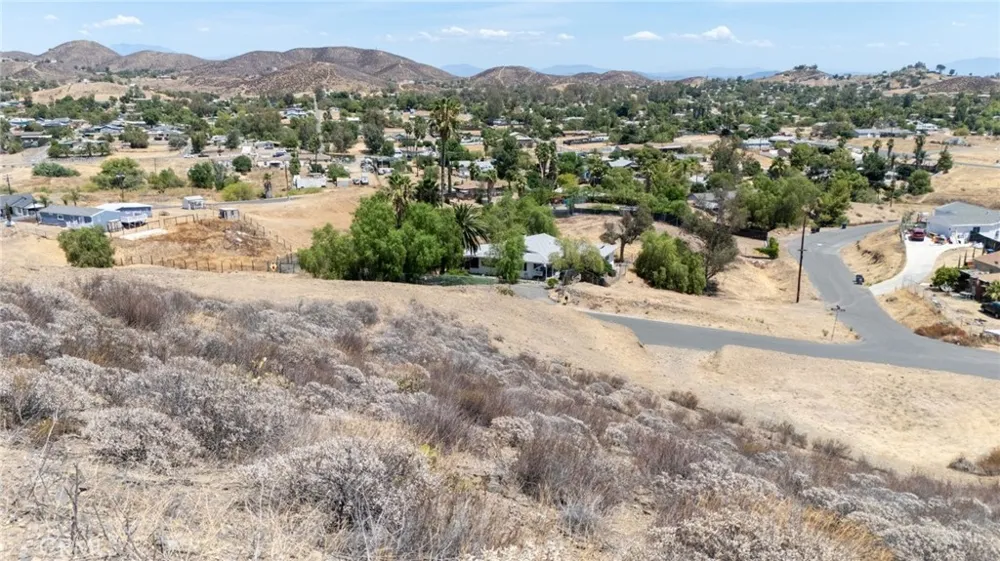 313 Hampshire Drive Menifee, CA 92587