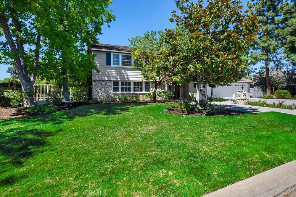18601 Amate Villa Park, CA 92861