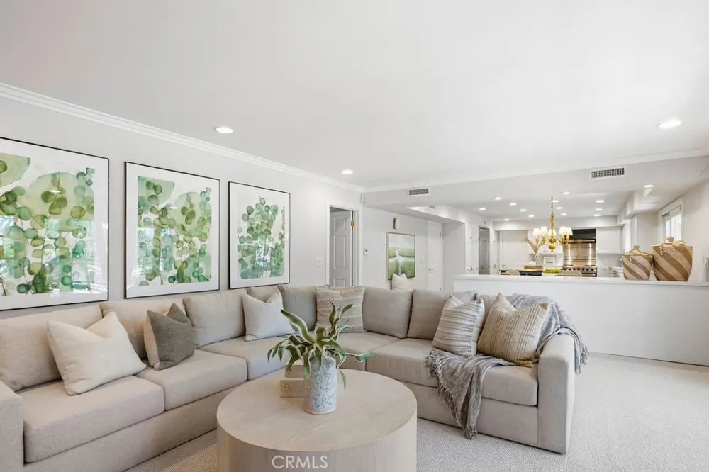18601 Amate Villa Park, CA 92861