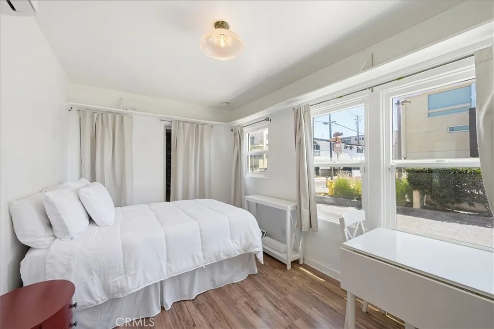 1602 The Strand (Entire Property) Hermosa Beach, CA 90254