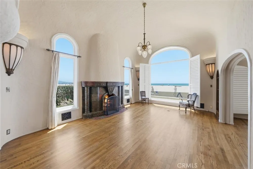 1602 The Strand (Entire Property) Hermosa Beach, CA 90254