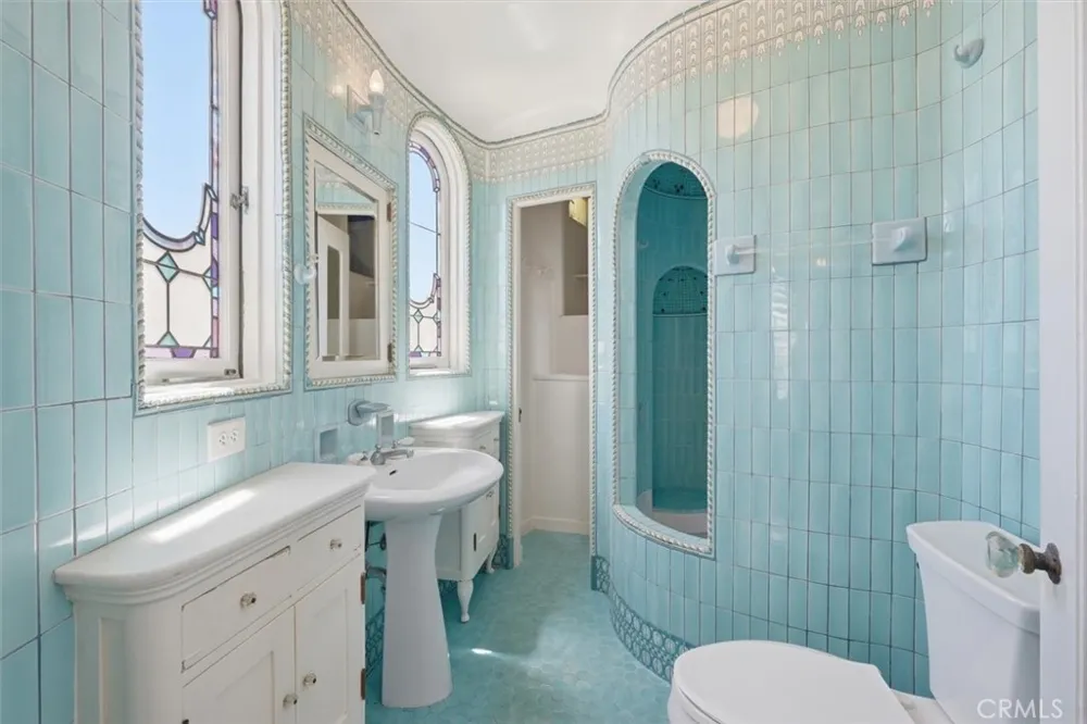 1602 The Strand (Entire Property) Hermosa Beach, CA 90254