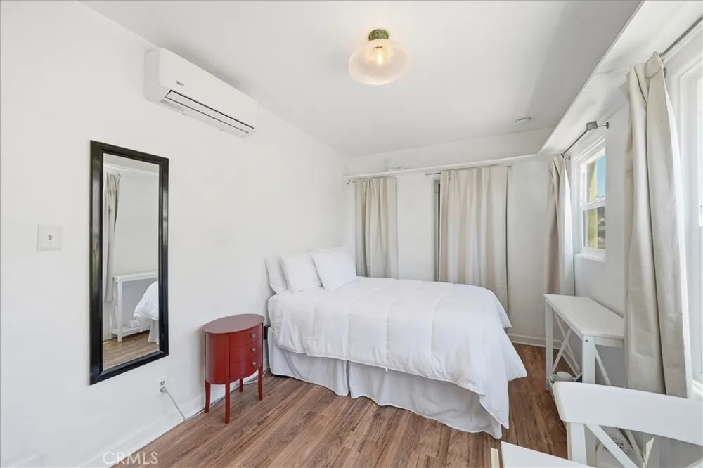 1602 The Strand (Entire Property) Hermosa Beach, CA 90254