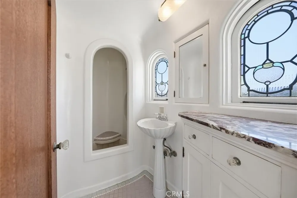 1602 The Strand (Entire Property) Hermosa Beach, CA 90254