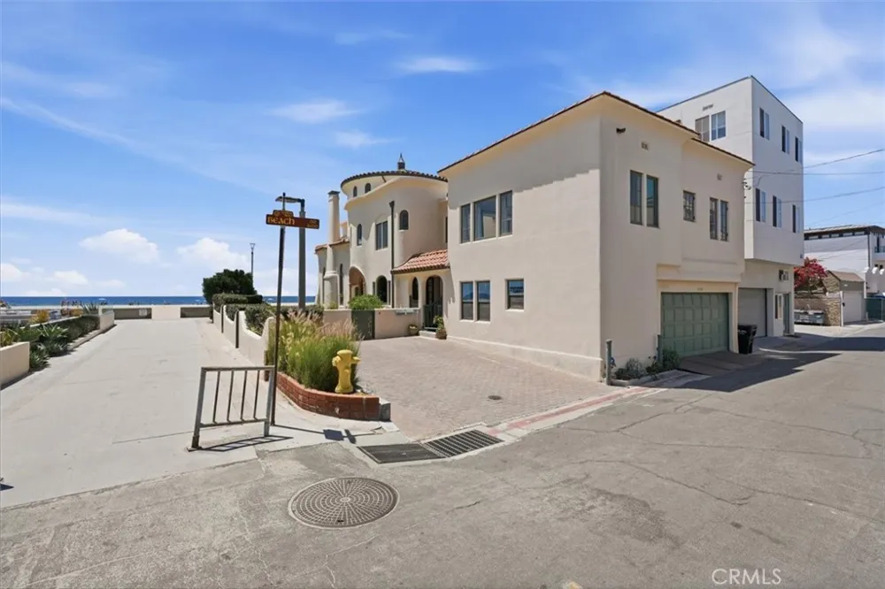1602 The Strand (Entire Property) Hermosa Beach, CA 90254