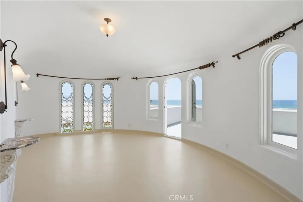 1602 The Strand (Entire Property) Hermosa Beach, CA 90254