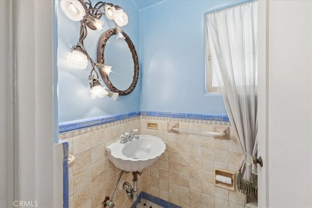 1602 The Strand (Entire Property) Hermosa Beach, CA 90254
