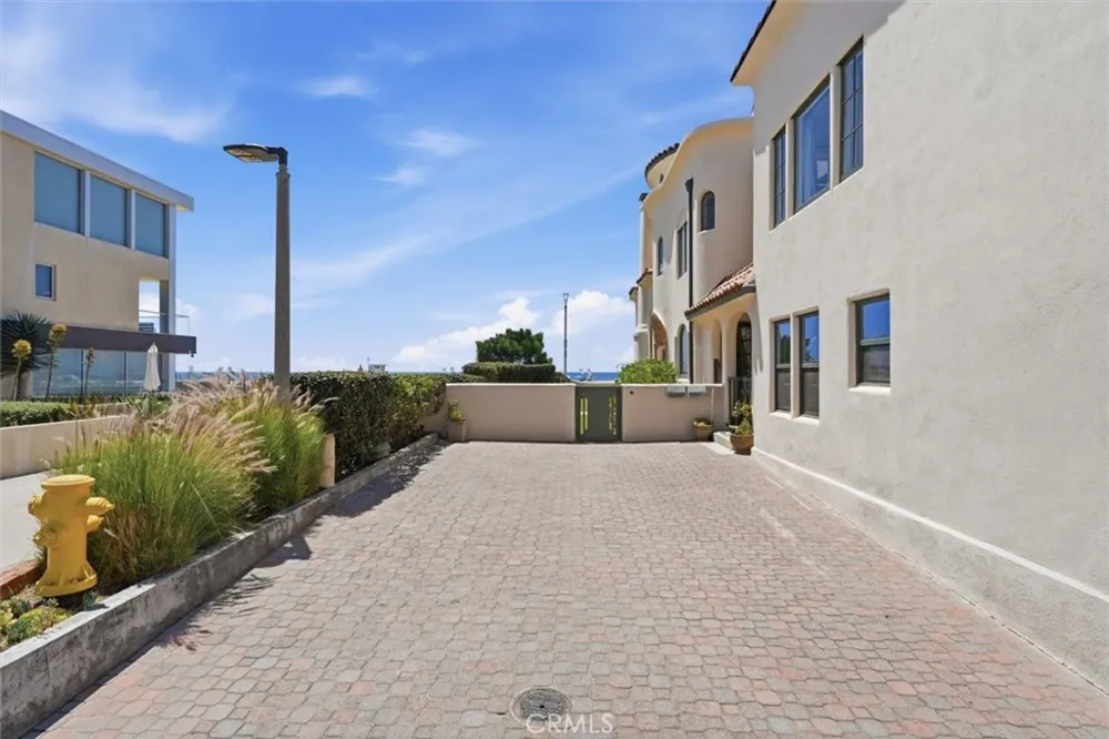 1602 The Strand (Entire Property) Hermosa Beach, CA 90254