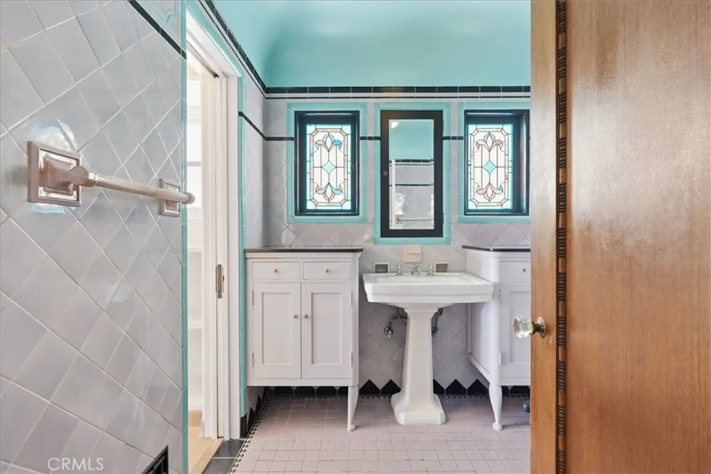 1602 The Strand (Entire Property) Hermosa Beach, CA 90254