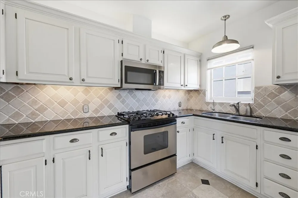 1602 The Strand (Entire Property) Hermosa Beach, CA 90254