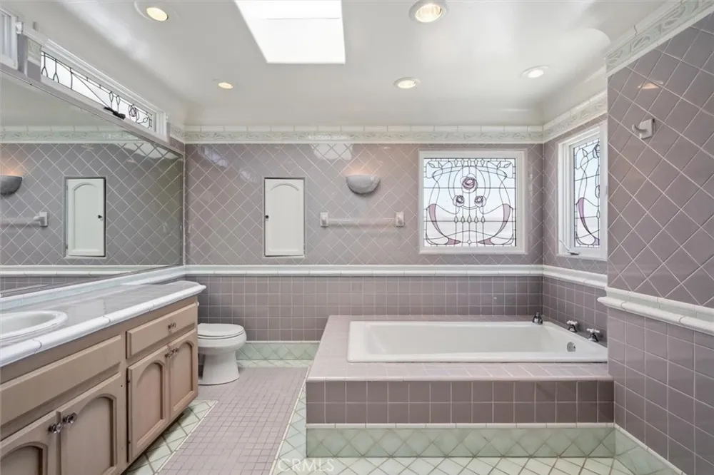 1602 The Strand (Entire Property) Hermosa Beach, CA 90254
