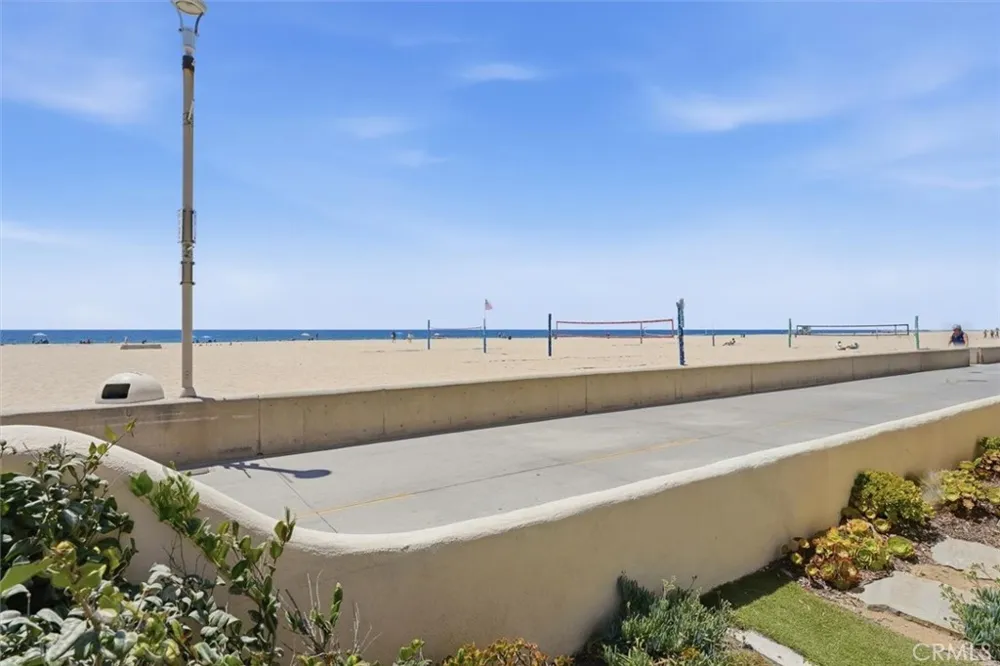 1602 The Strand (Entire Property) Hermosa Beach, CA 90254