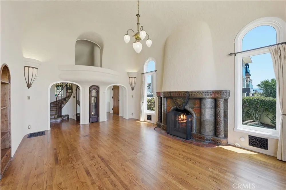1602 The Strand (Entire Property) Hermosa Beach, CA 90254