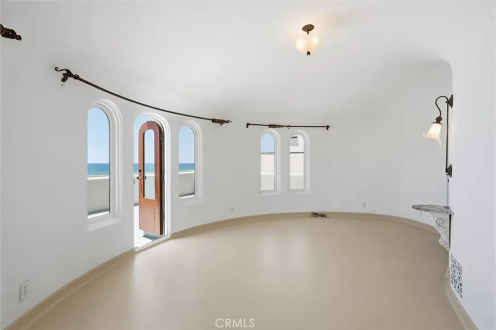 1602 The Strand (Entire Property) Hermosa Beach, CA 90254