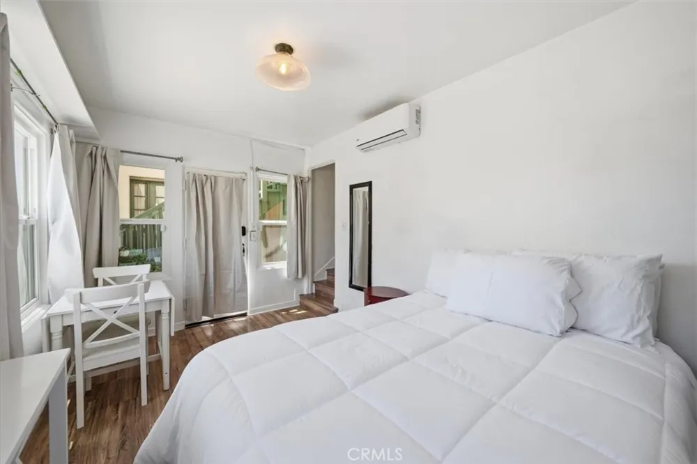 1602 The Strand (Entire Property) Hermosa Beach, CA 90254