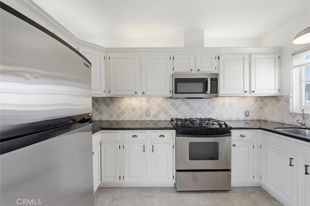 1602 The Strand (Entire Property) Hermosa Beach, CA 90254