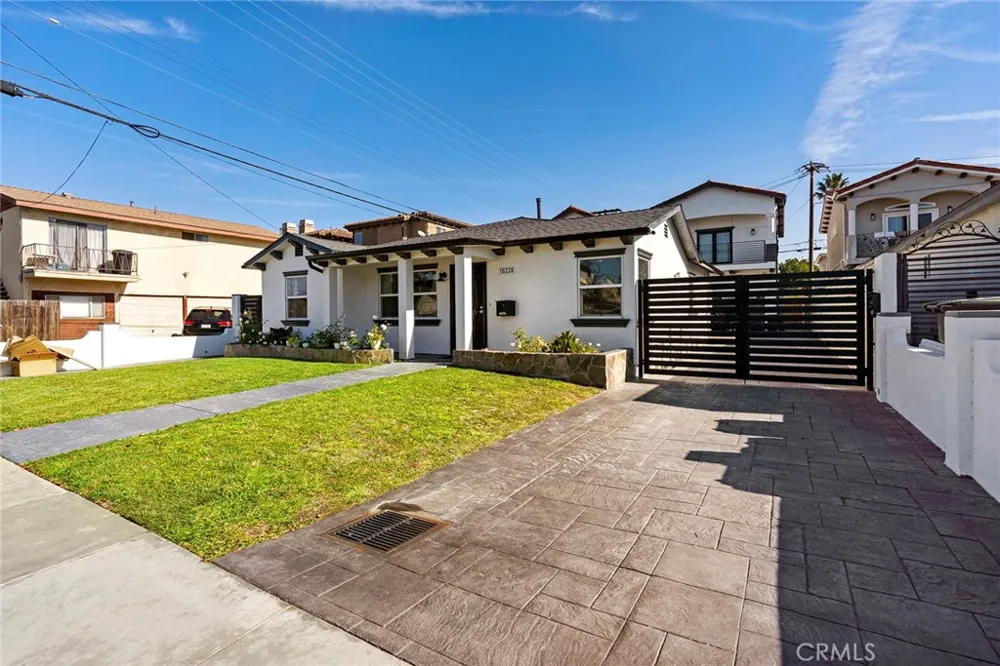 18228 Regina Avenue Torrance, CA 90504