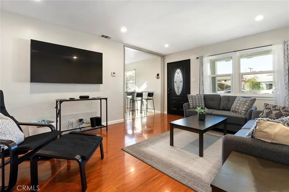 18228 Regina Avenue Torrance, CA 90504