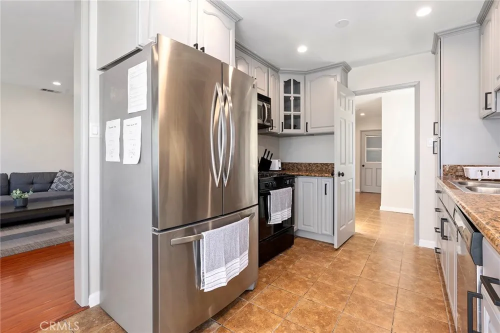 18228 Regina Avenue Torrance, CA 90504