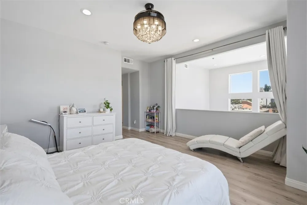 10790 Rose Avenue #304 Los Angeles, CA 90034