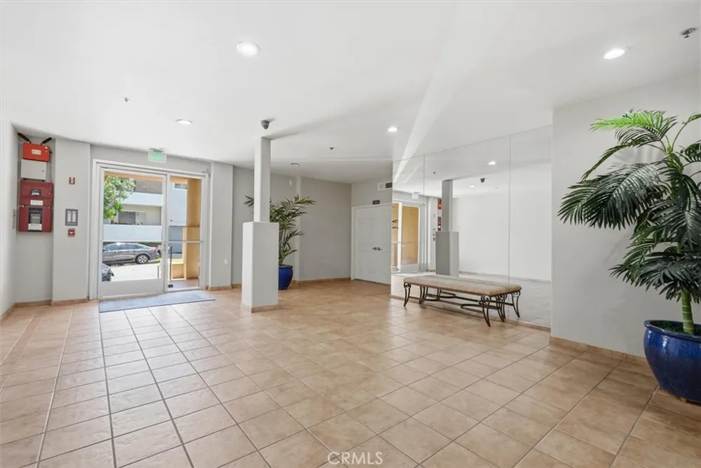 10790 Rose Avenue #304 Los Angeles, CA 90034