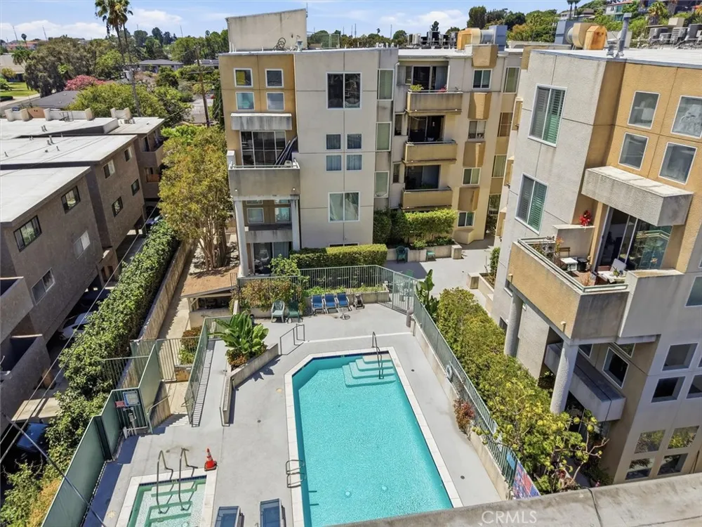 10790 Rose Avenue #304 Los Angeles, CA 90034